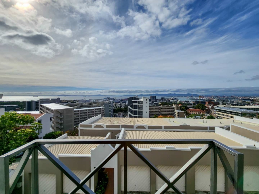 To Let 2 Bedroom Property for Rent in Green Point Western Cape